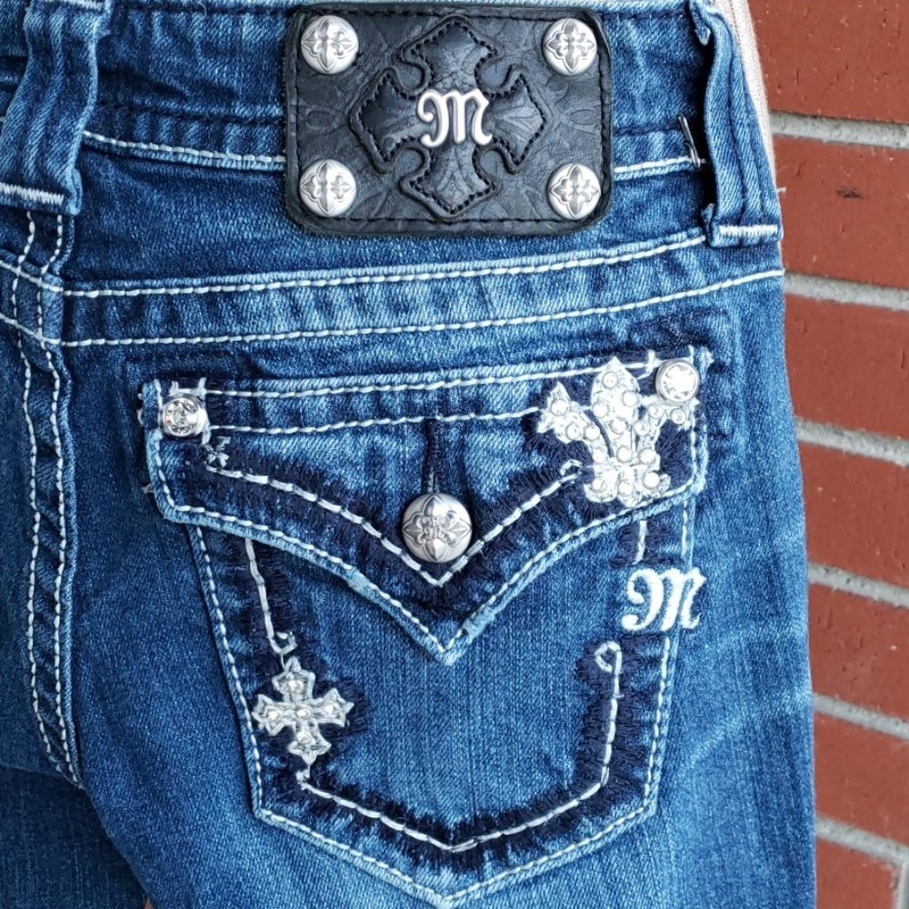 👖💙Miss Me Capri Jeans